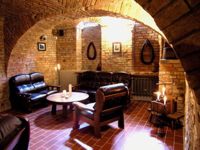 Hotel Zajazd Kultury, Dawniej Pocztowy Zielona Góra Extérieur photo