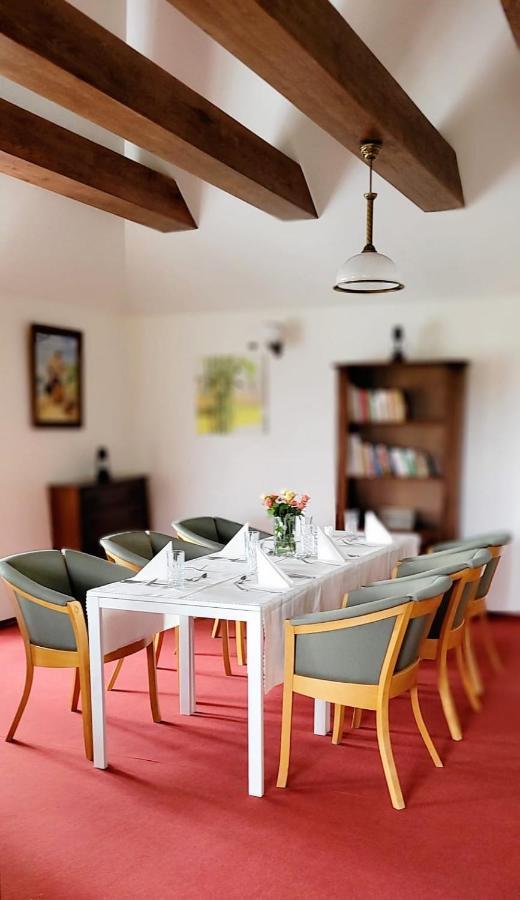 Hotel Zajazd Kultury, Dawniej Pocztowy Zielona Góra Extérieur photo
