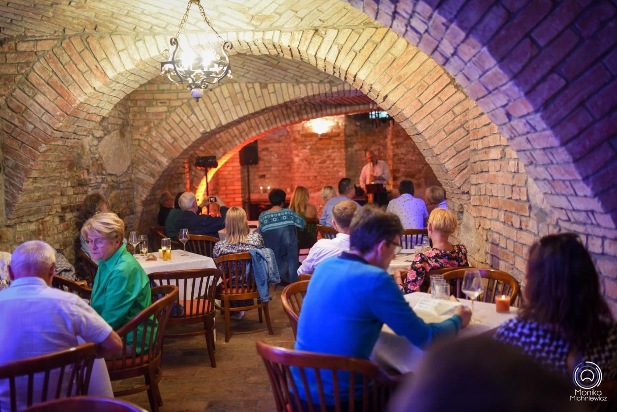 Hotel Zajazd Kultury, Dawniej Pocztowy Zielona Góra Extérieur photo