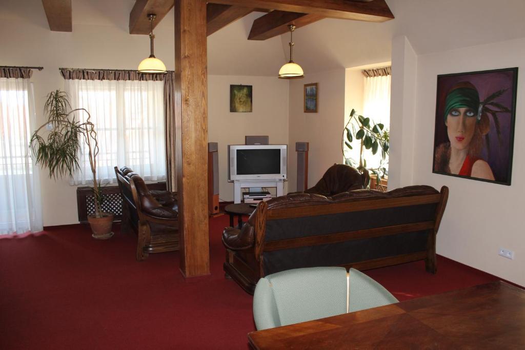 Hotel Zajazd Kultury, Dawniej Pocztowy Zielona Góra Extérieur photo