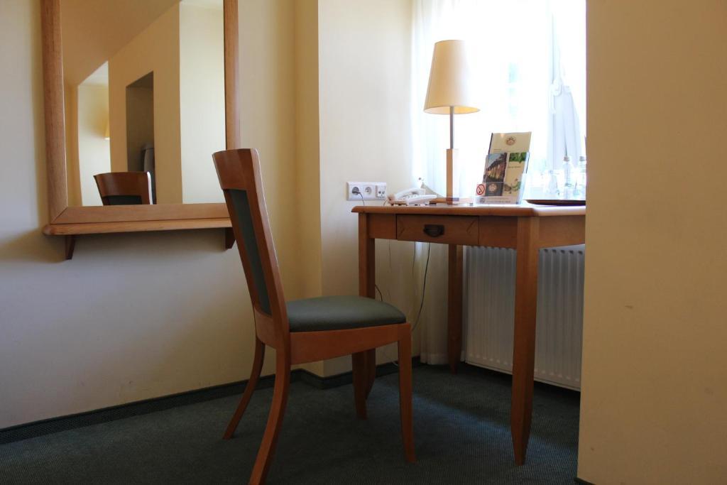 Hotel Zajazd Kultury, Dawniej Pocztowy Zielona Góra Extérieur photo