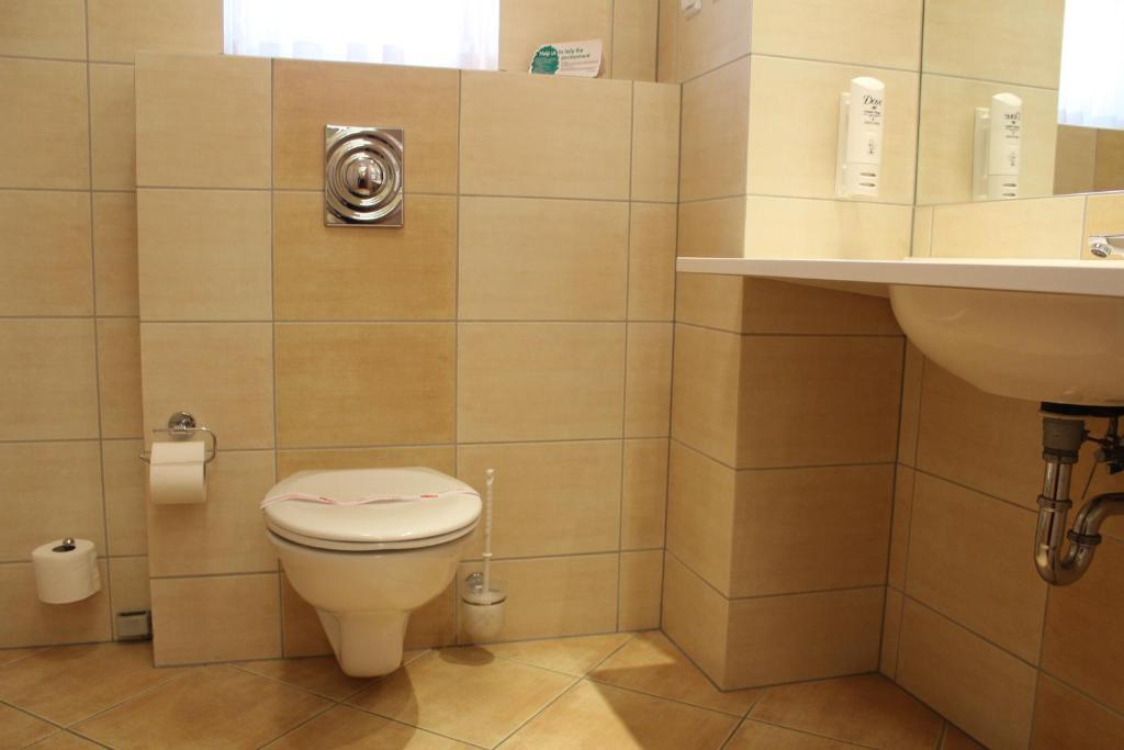 Hotel Zajazd Kultury, Dawniej Pocztowy Zielona Góra Extérieur photo